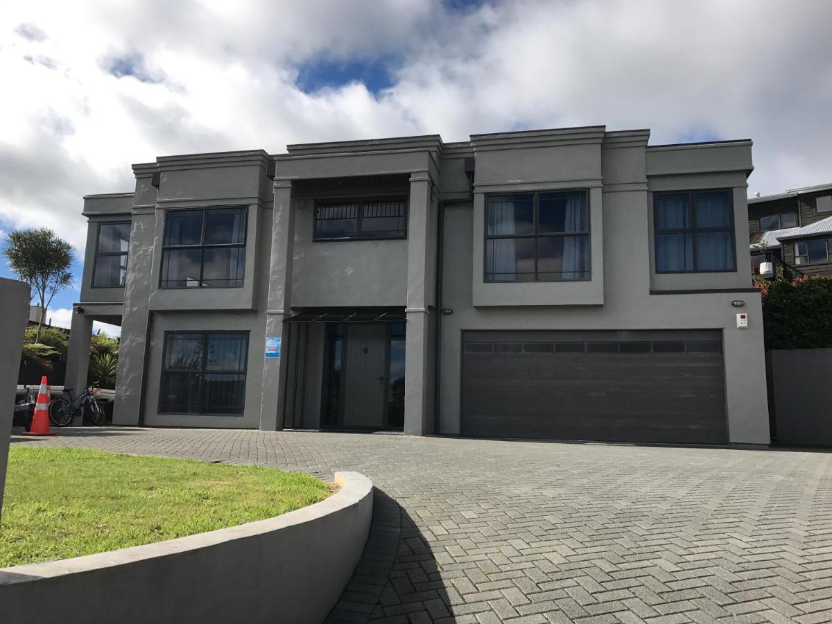 Lakeview Holiday Hideaway Taupo Bagian luar foto